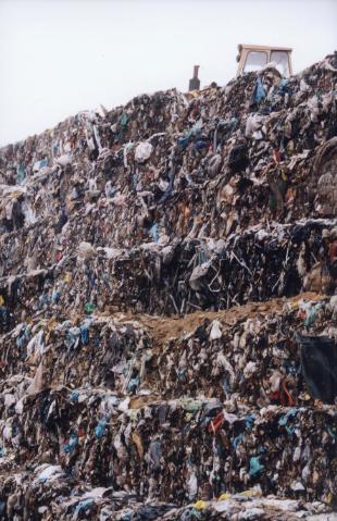 Imaxe tirada no vertedoiro da Areosa en 2002/ Foto: Tempos Novos