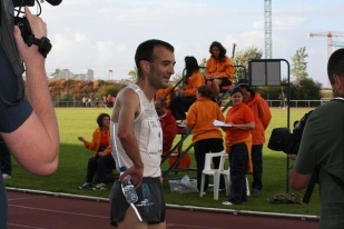 Os xornalistas interésanse polo atleta coruñés